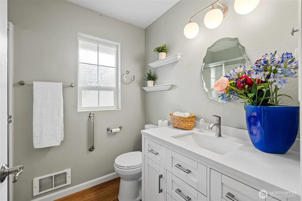 1023 Littlejohn Way Sequim WA 98382