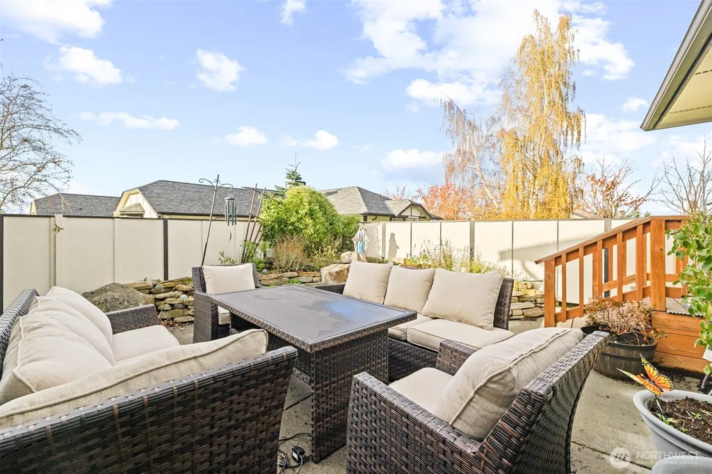 1023 Littlejohn Way Sequim WA 98382