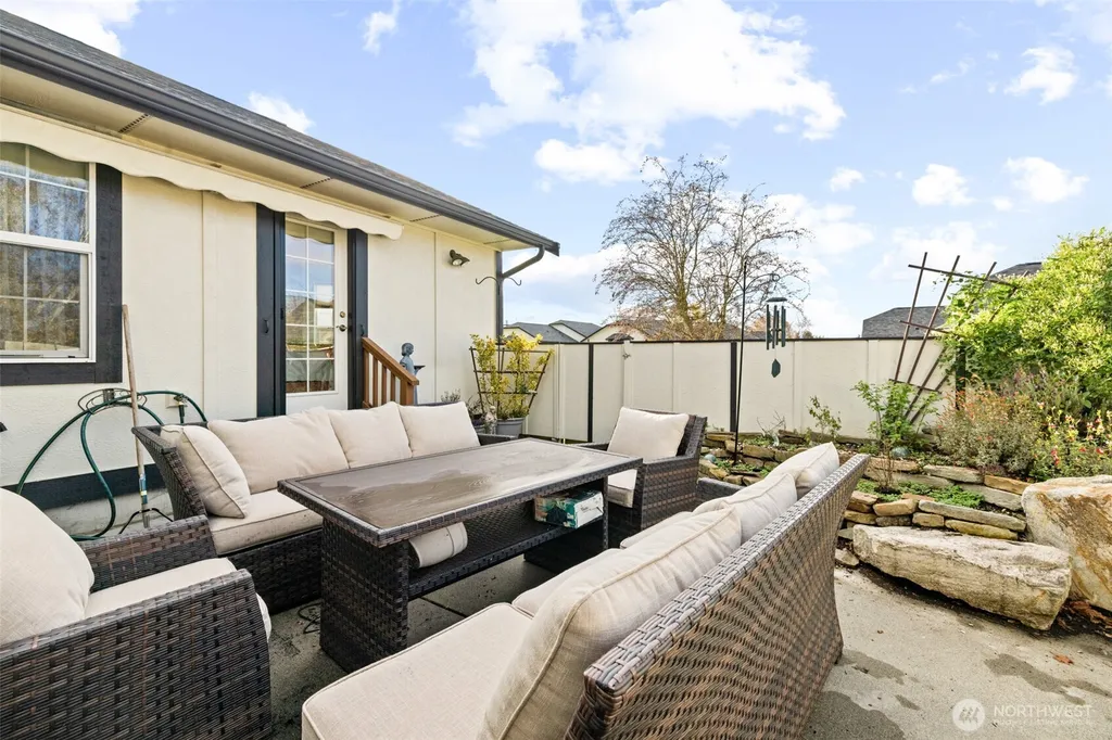 1023 Littlejohn Way Sequim WA 98382