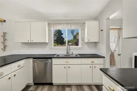 9200 Applegate Loop SW Rochester WA 98579
