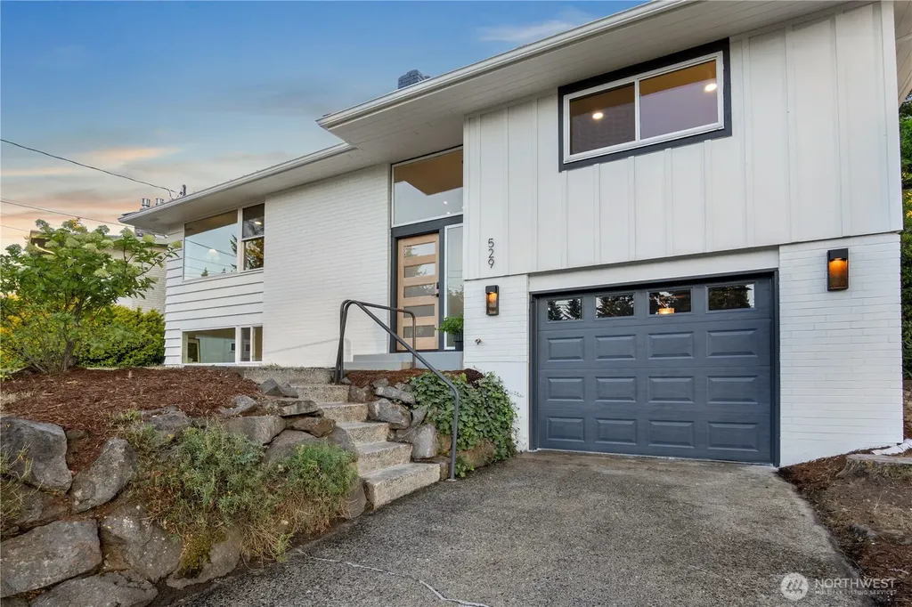 529 S 302nd Street Federal Way WA 98003