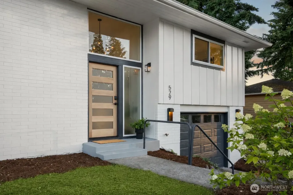 529 S 302nd Street Federal Way WA 98003