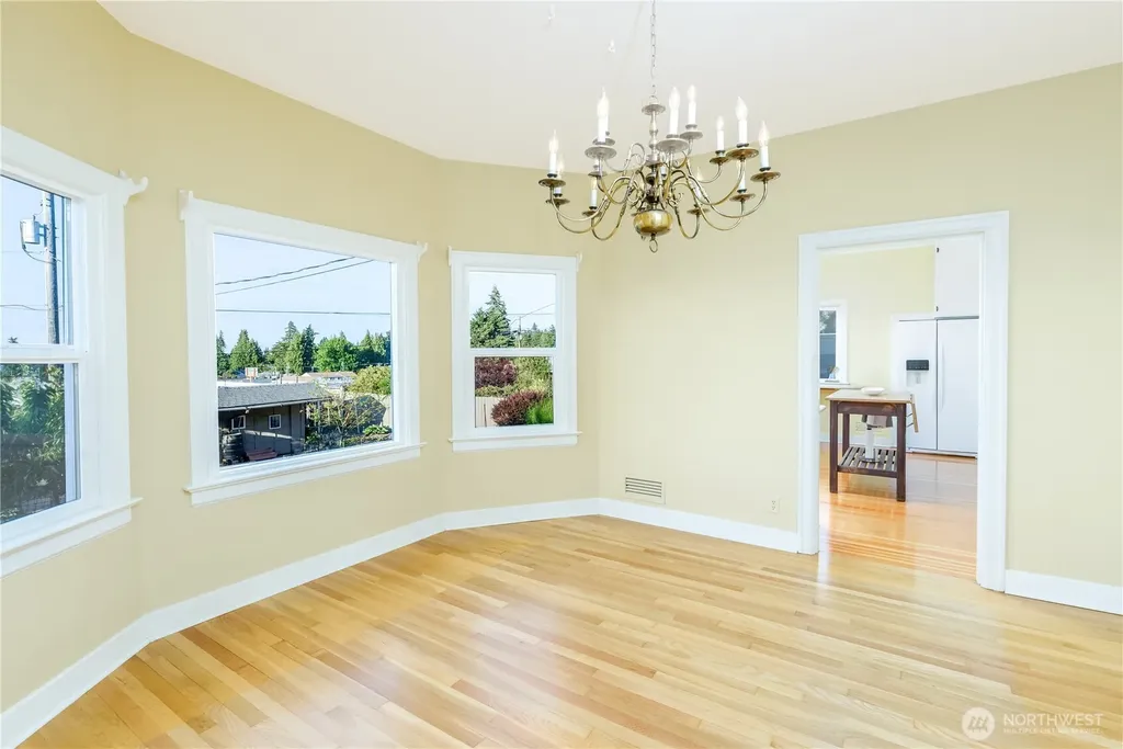 1221 E 2nd Street Port Angeles WA 98362
