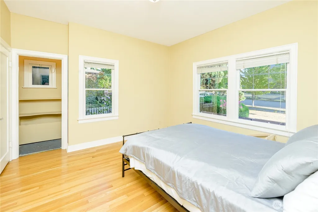 1221 E 2nd Street Port Angeles WA 98362
