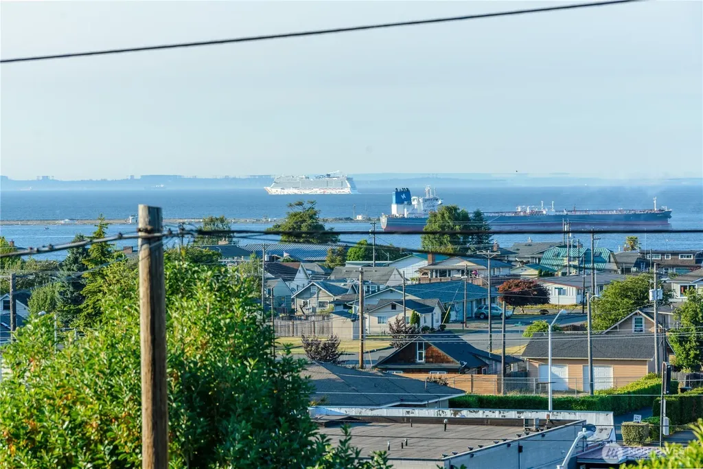 1221 E 2nd Street Port Angeles WA 98362