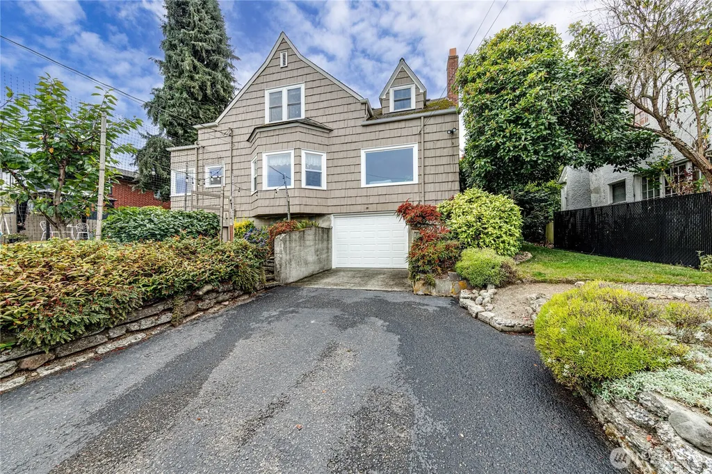 1221 E 2nd Street Port Angeles WA 98362