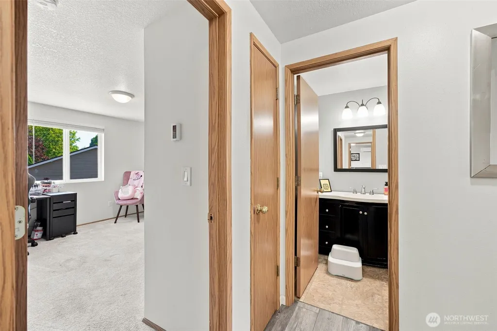 8292 NE Snowberry Loop Vancouver WA 98664