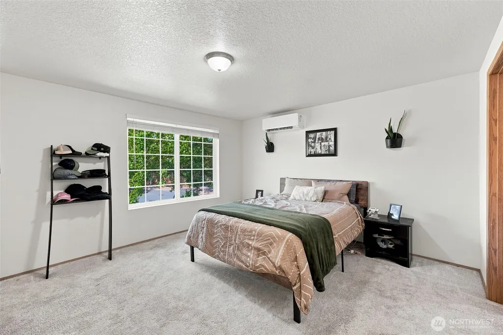 8292 NE Snowberry Loop Vancouver WA 98664