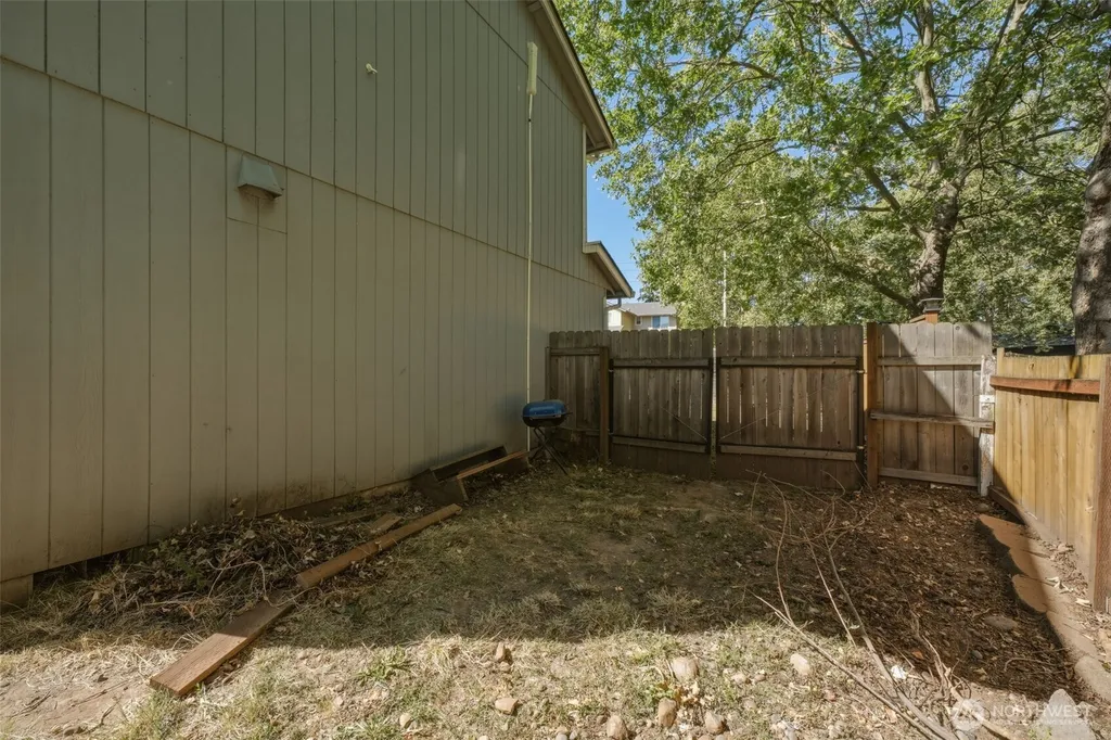 8292 NE Snowberry Loop Vancouver WA 98664