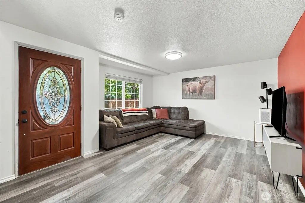 8292 NE Snowberry Loop Vancouver WA 98664
