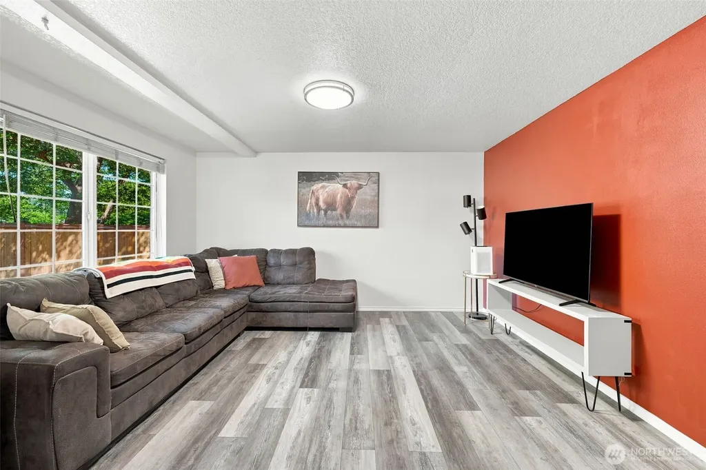 8292 NE Snowberry Loop Vancouver WA 98664
