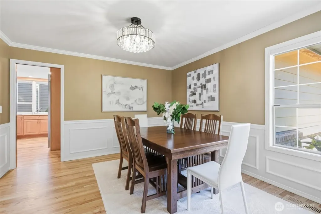 4649 244th Place SE Sammamish WA 98029