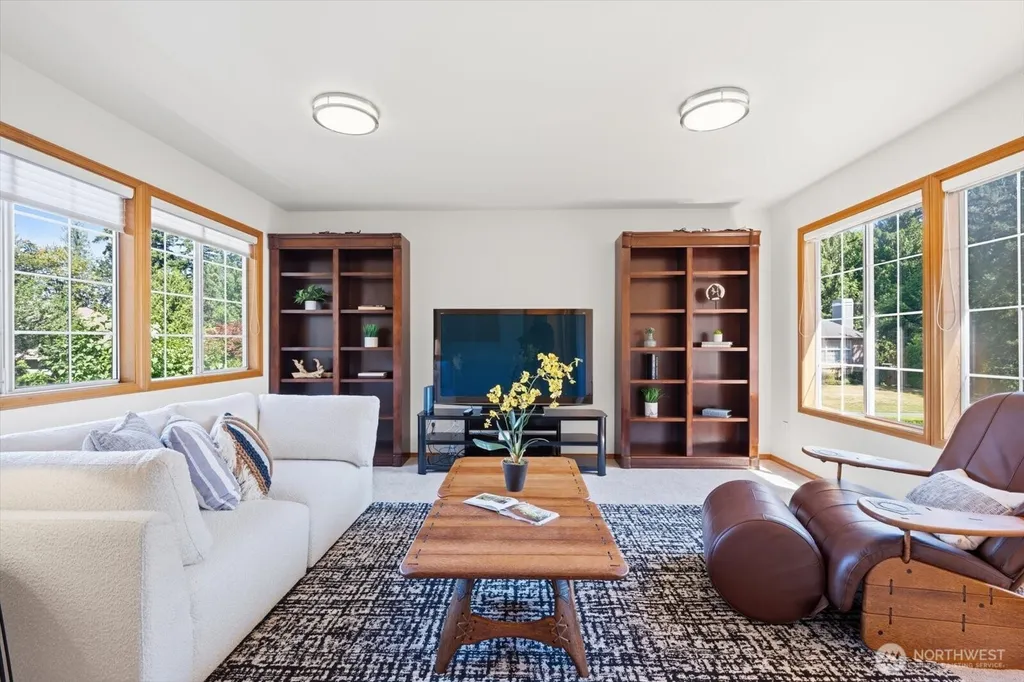 4649 244th Place SE Sammamish WA 98029