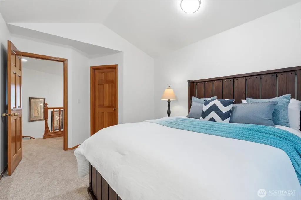 4649 244th Place SE Sammamish WA 98029