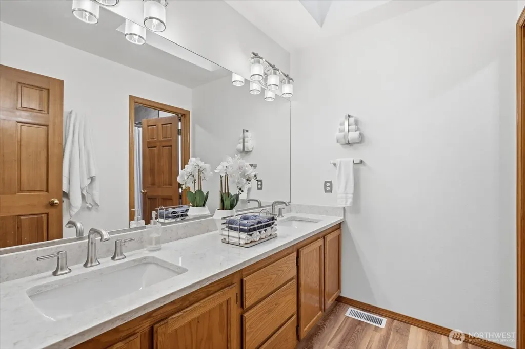 4649 244th Place SE Sammamish WA 98029