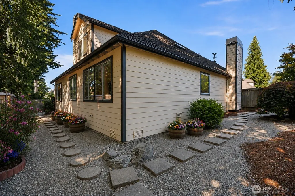 4649 244th Place SE Sammamish WA 98029