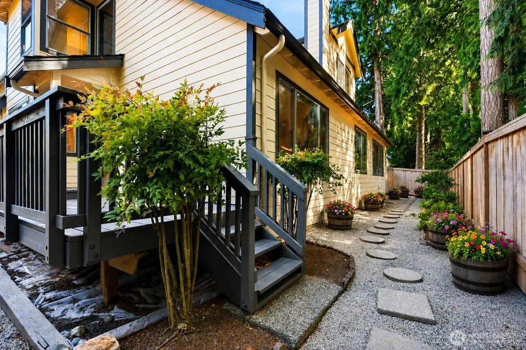 4649 244th Place SE Sammamish WA 98029