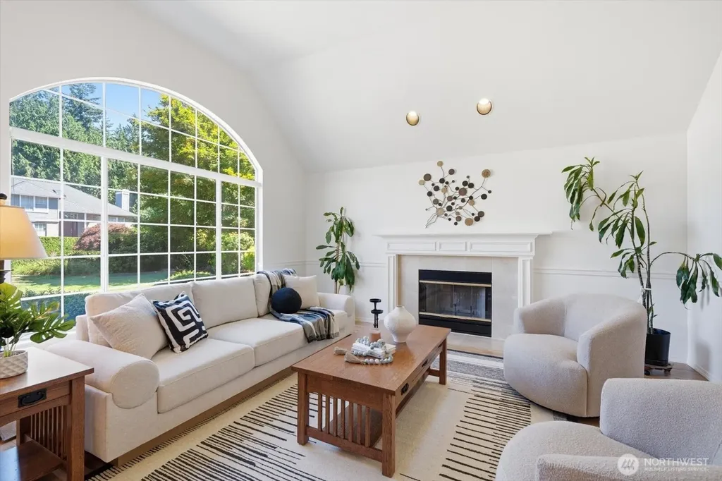 4649 244th Place SE Sammamish WA 98029