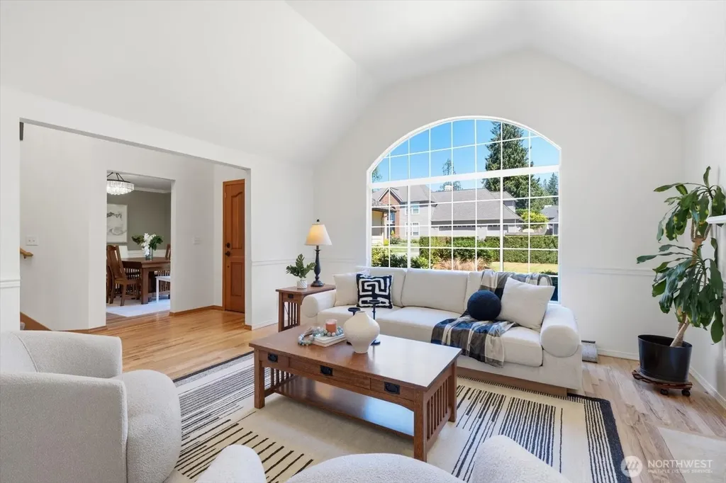 4649 244th Place SE Sammamish WA 98029