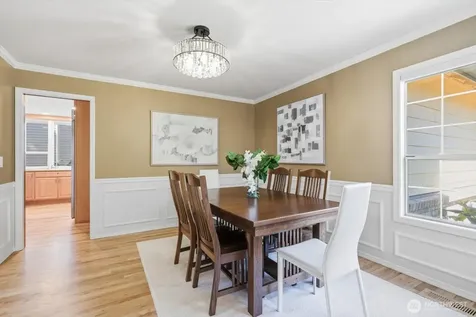 4649 244th Place SE Sammamish WA 98029