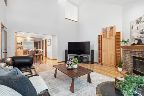 4649 244th Place SE Sammamish WA 98029