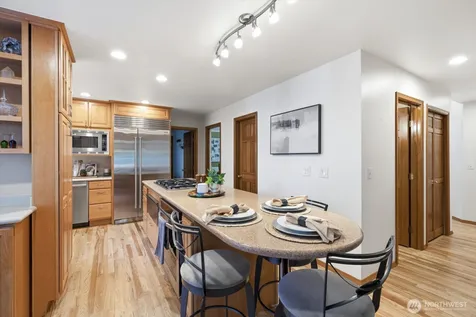 4649 244th Place SE Sammamish WA 98029