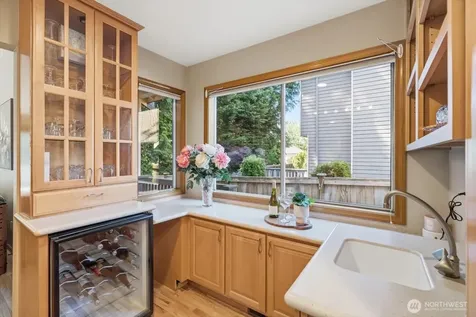4649 244th Place SE Sammamish WA 98029