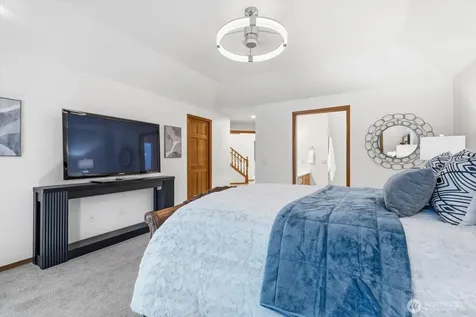 4649 244th Place SE Sammamish WA 98029