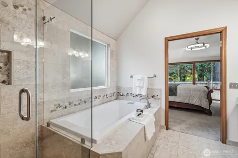 4649 244th Place SE Sammamish WA 98029