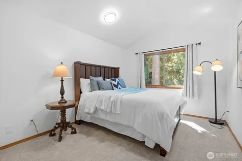 4649 244th Place SE Sammamish WA 98029