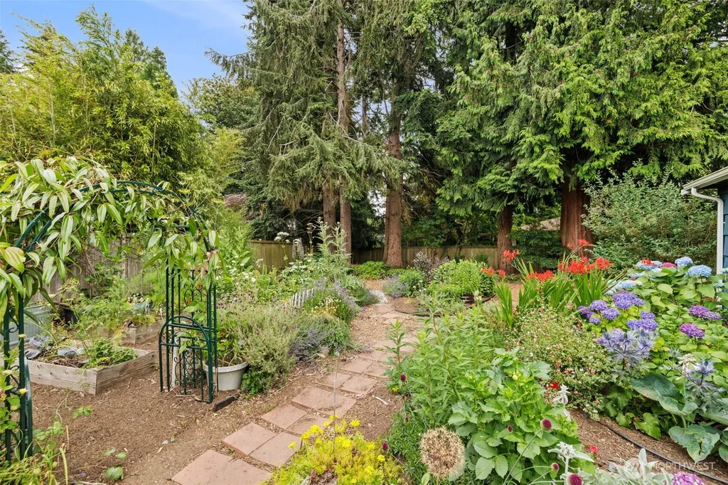 8315 198th Street SW Edmonds WA 98026