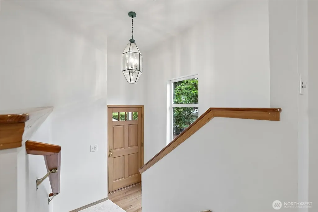317 NE 91st Street Seattle WA 98115