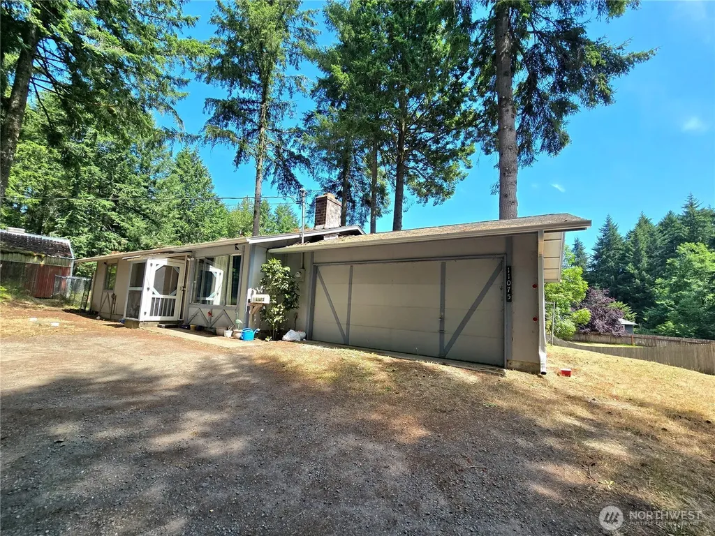 11075 Ridge Rim Trail SE Port Orchard WA 98367