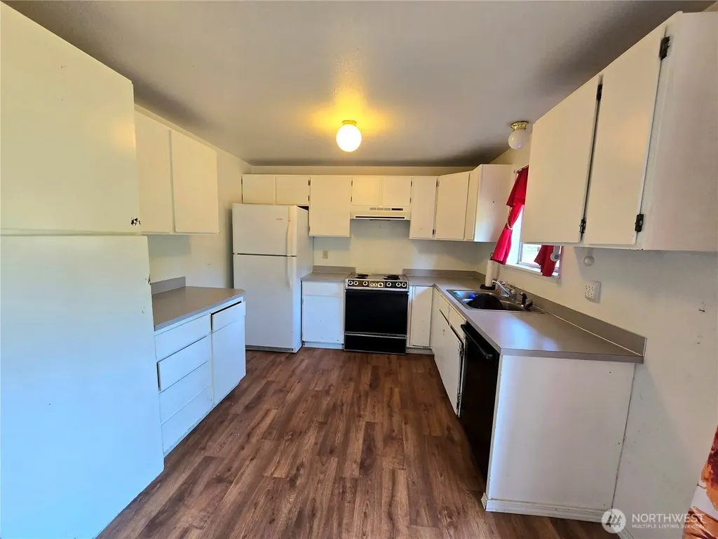 11075 Ridge Rim Trail SE Port Orchard WA 98367