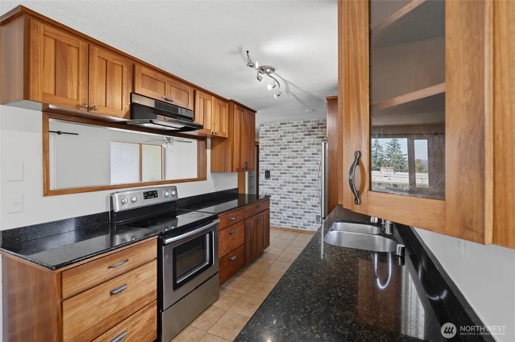 1527 Crestview Drive Bremerton WA 98312