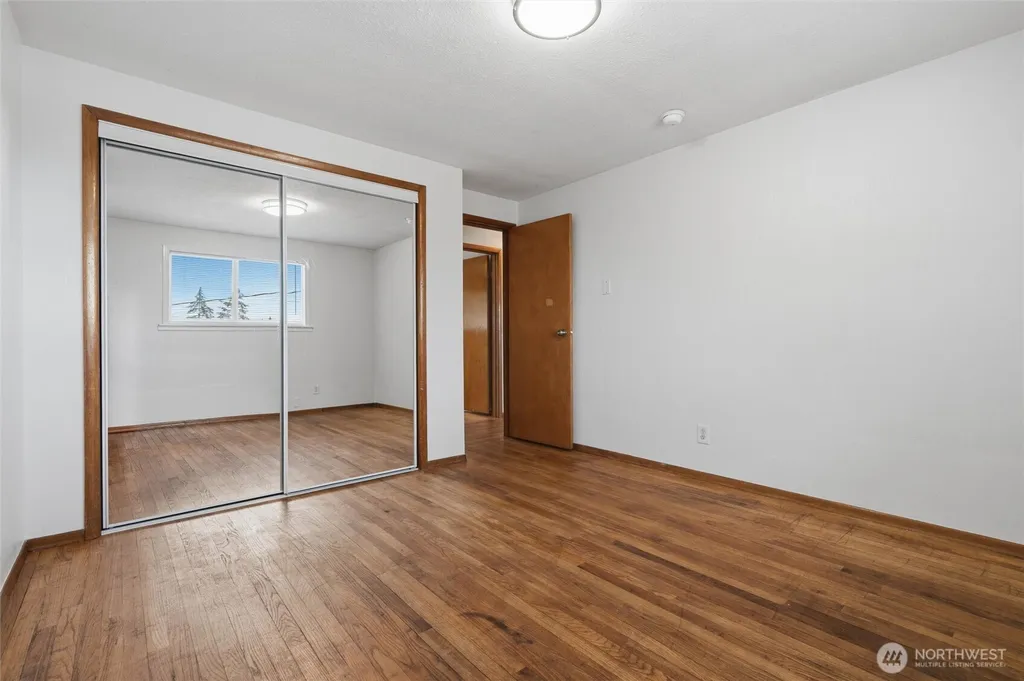 1527 Crestview Drive Bremerton WA 98312