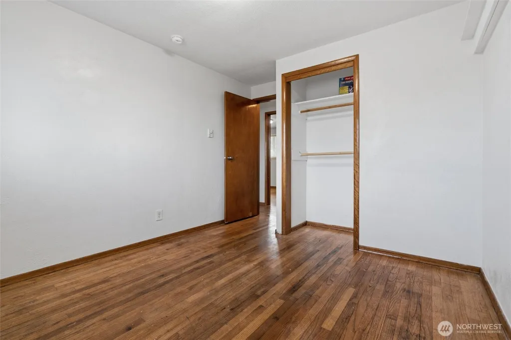 1527 Crestview Drive Bremerton WA 98312