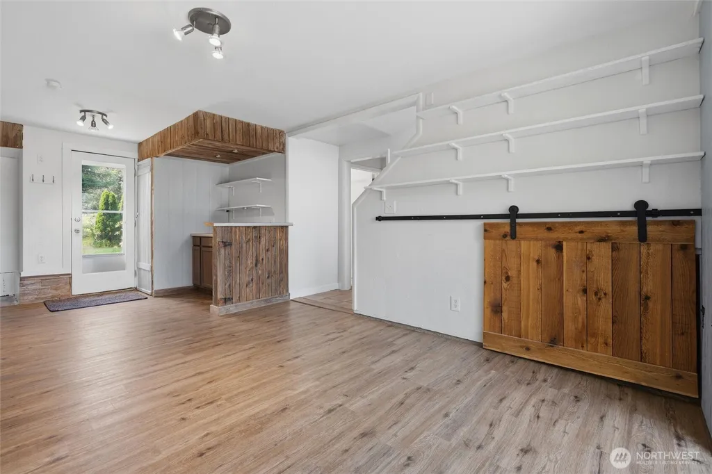 1527 Crestview Drive Bremerton WA 98312