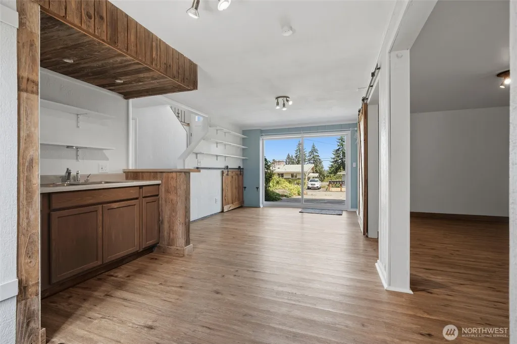 1527 Crestview Drive Bremerton WA 98312