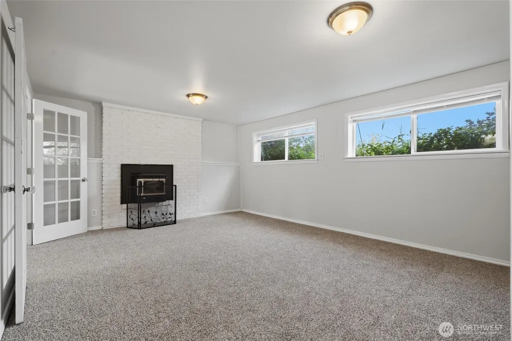 1527 Crestview Drive Bremerton WA 98312