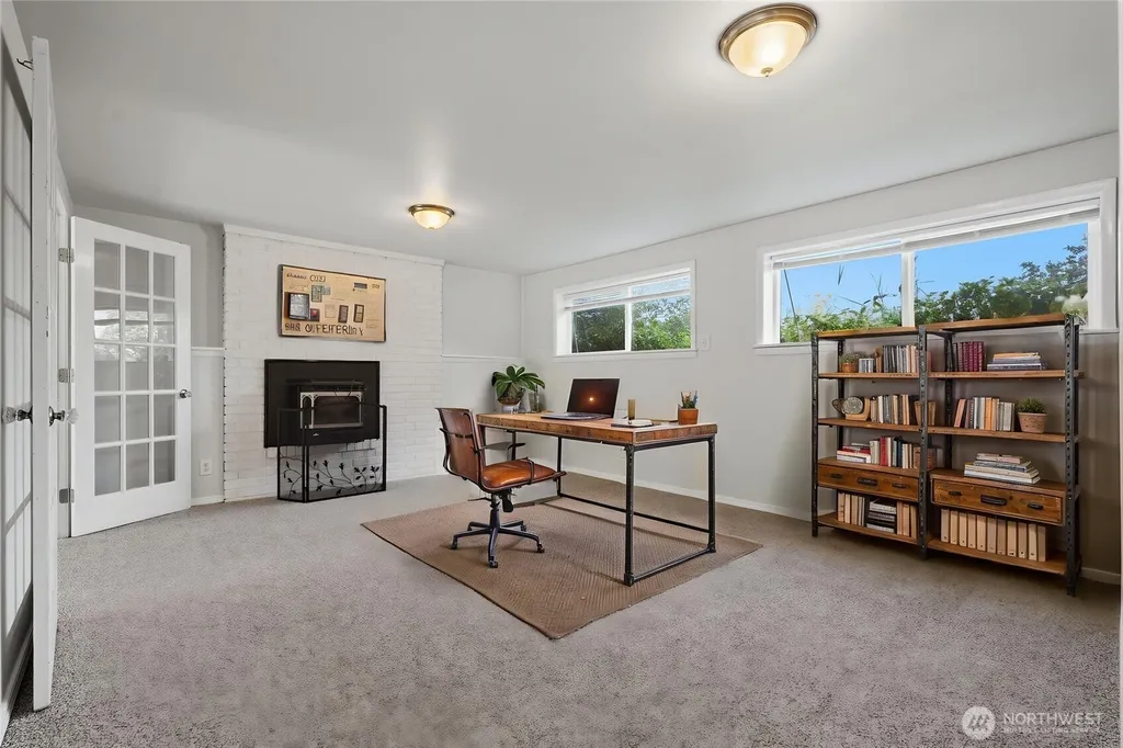1527 Crestview Drive Bremerton WA 98312