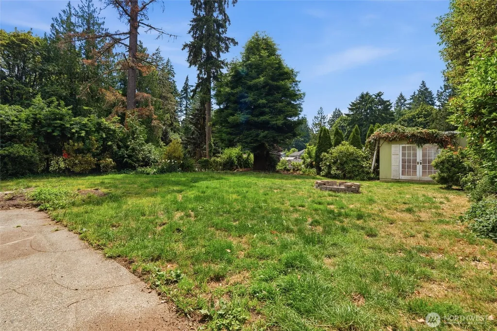 1527 Crestview Drive Bremerton WA 98312