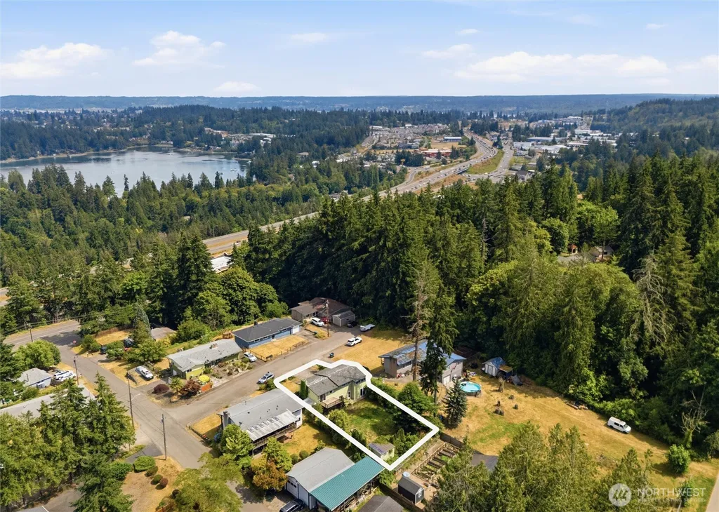 1527 Crestview Drive Bremerton WA 98312