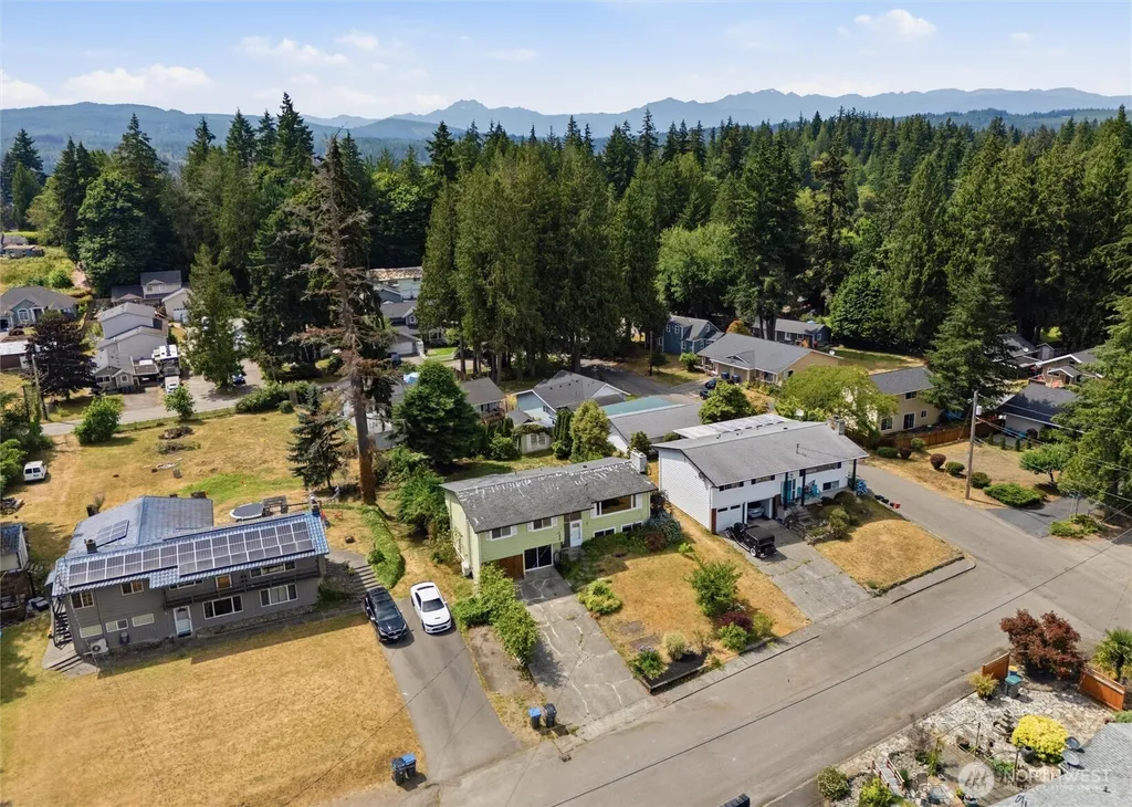 1527 Crestview Drive Bremerton WA 98312