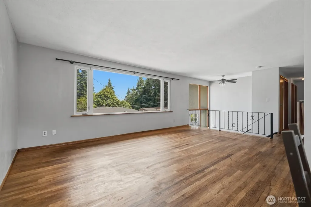 1527 Crestview Drive Bremerton WA 98312