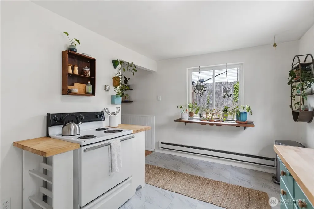 20819 63rd Avenue W Lynnwood WA 98036