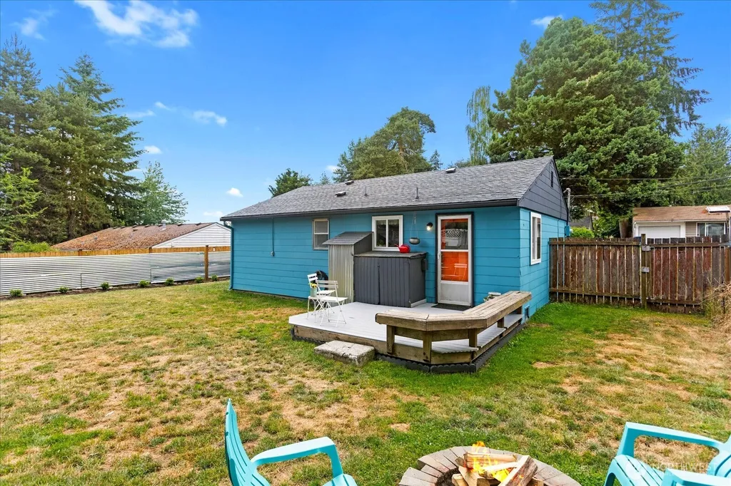 20819 63rd Avenue W Lynnwood WA 98036