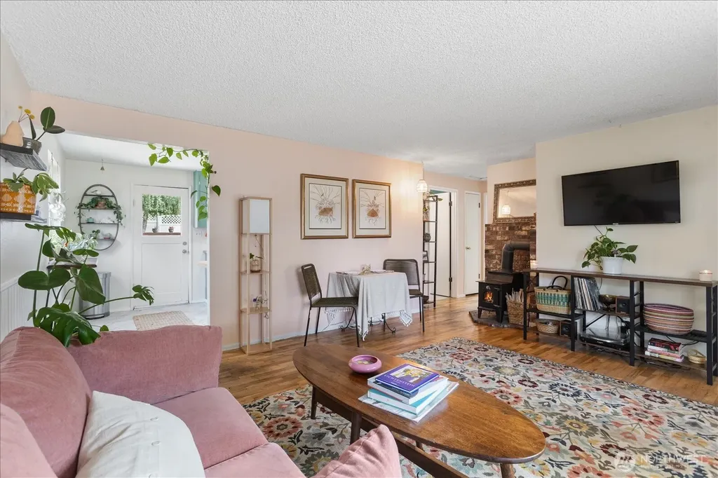 20819 63rd Avenue W Lynnwood WA 98036