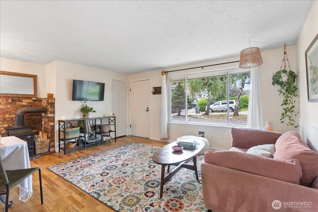20819 63rd Avenue W Lynnwood WA 98036