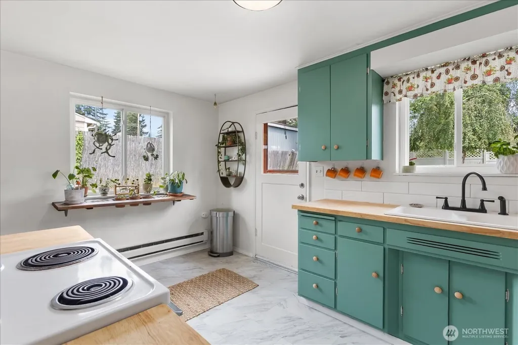 20819 63rd Avenue W Lynnwood WA 98036